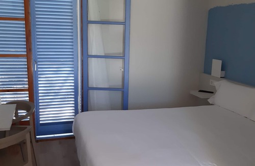 Pineda de Mar Hostel | Hostal Bellsol