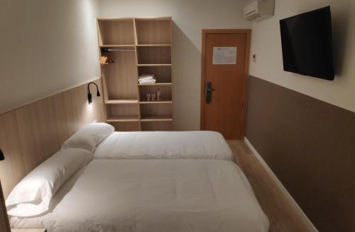 La Maternitat i Sant Ramon House | Hostal BESTPRICE Barcelona Stadium