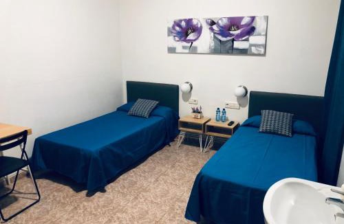 El Prat de Llobregat House | Hostal Carlos III