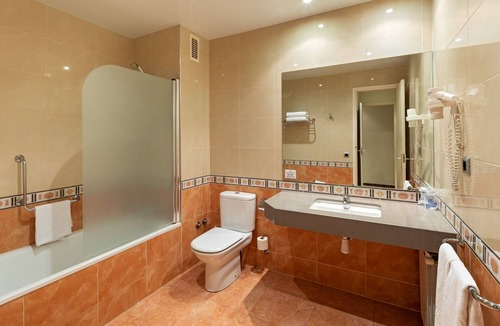 Corbera De Llobregat Hotel | Hotel Can Fisa