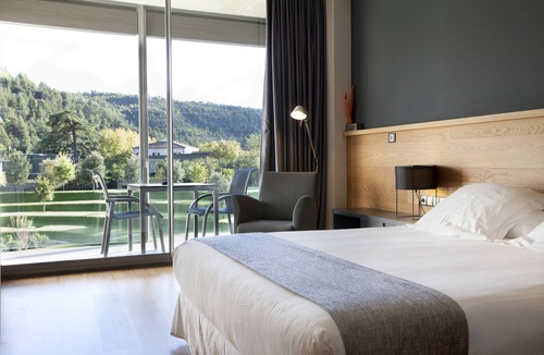 Sant Fruitos de Bages Hotel | Hotel Món Sant Benet