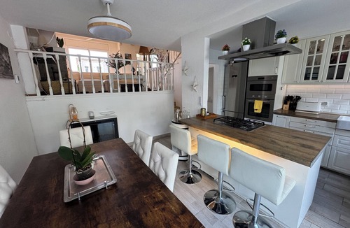 Masnou House | HOUSE IN MASNOU NEXT TO BEACH AND TRAIN