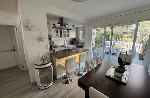 Masnou House | HOUSE IN MASNOU NEXT TO BEACH AND TRAIN
