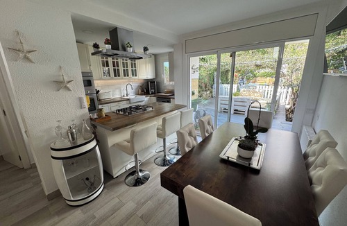 Masnou House | HOUSE IN MASNOU NEXT TO BEACH AND TRAIN
