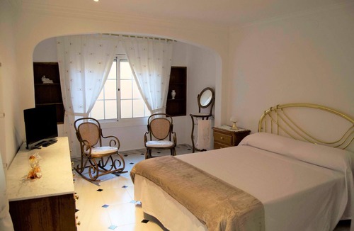 San Sadurni Apartment | House Painter. 110m2 apartment in the center of Sant Sadurní d Anoia
