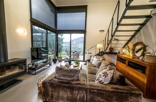 Vacarisses Ski Chalet | House with pool and spectacular views of Montserrat 25 minutes from Barcelona
