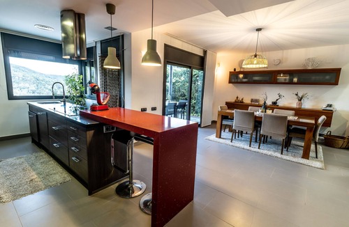 Vacarisses Ski Chalet | House with pool and spectacular views of Montserrat 25 minutes from Barcelona