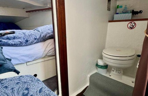 Vallpineda Boat Rental | Houseboat ∙ 3 guests