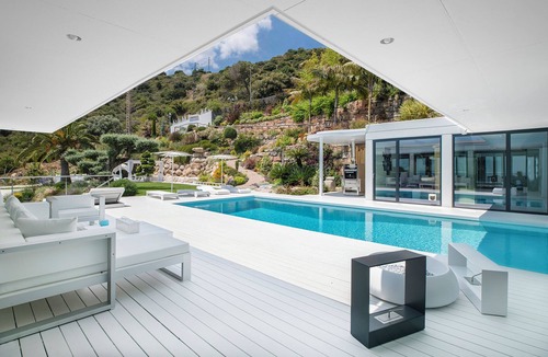 Mas Ram Villa | 'Ibiza Style Barcelona Villa' with Sea View, Pool & Wi-Fi