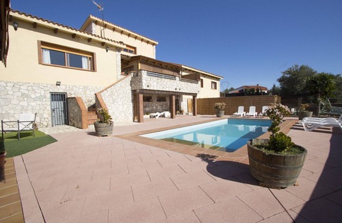 Subirats Villa | Indoor AND outdoor pools, Sauna, Gym, Games Area
