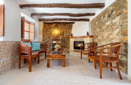Castellet i la Gornal House | La Casa Gran Clariana