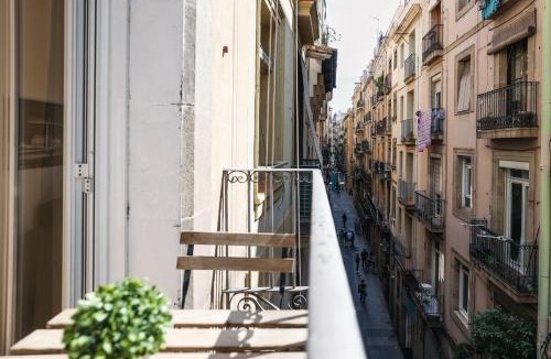El Raval Apartment | La Rambla - Catalonia Square Apt 4BD-2BTH