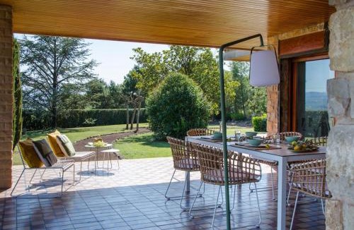 Santpedor Villa | Lodging Apartments Villa el Raco
