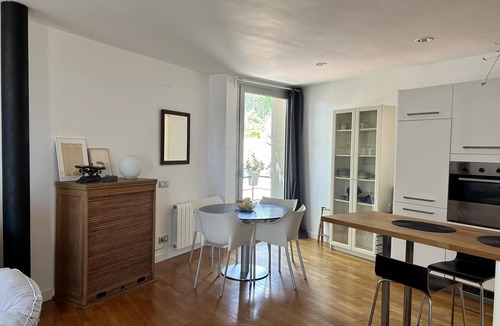 Alella Apartment | Loft Bouquet Alella sea mountain 25min to BCN