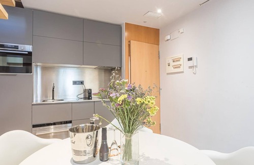 Sant Gervasi Apartment | Lovely apartment with big private terrace in Sant Gervasy for monthly rentals
