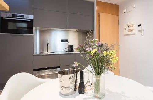 Sant Gervasi Apartment | Lovely apartment with big private terrace in Sant Gervasy for monthly rentals