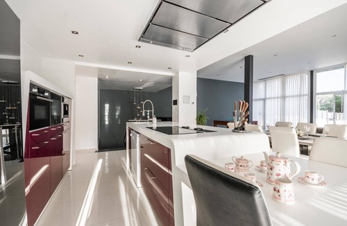 Sitges Villa | LUXURY VILLA 100 METERS FROM THE BEACH CASTELLDEFELS-SITGES SWIMMING POOL