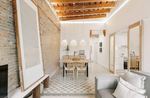 Sarria Apartment | Maiori - 2 bedrooms and terrace in Sant Gervasi