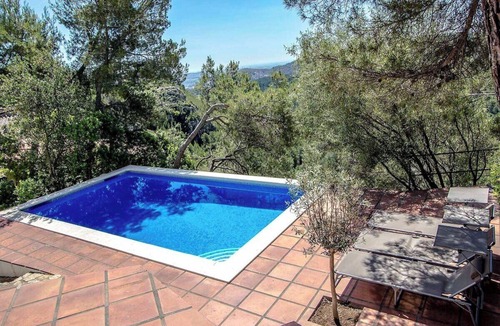 Palleja Villa | Majestic Villa and Views - 30km to Barcelona