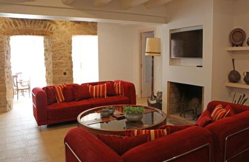 Castellnou de Bages House | Mansion in Castellnou near Pedraforca Mountains