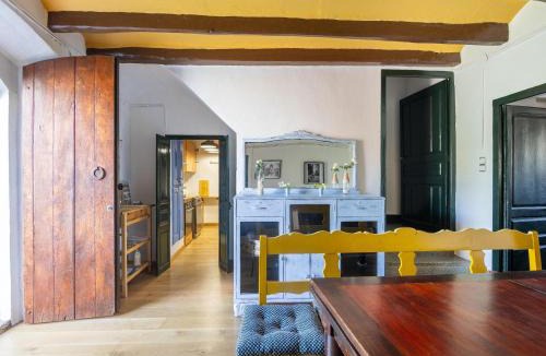San Martin Sarroca House | Mansion in St Martí with Vineyards & Garden