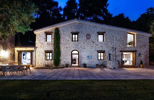 La Llacuna House | Masia Ventanell