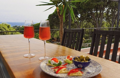 Sant Andreu de Llavaneres Apartment | Mediterranean Sea-View Loft on Estate near Barcelona – nature, pool & wellness