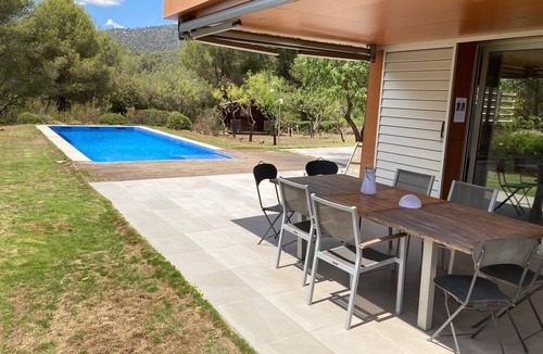 Viladecavalls House | Modern and big house with swimming-pool and garden