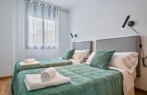 Poblenou Apartment | Modern Penthouse with Large Terrace in Poblenou Perfect for Holidays or Work Close to the Beach and Public Transport