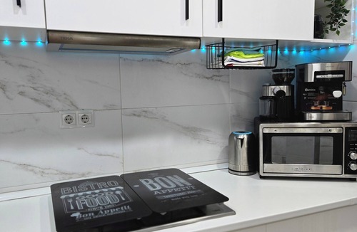 Terrassa Apartment | Modern Whole Lodging, Barcelona Terrassa