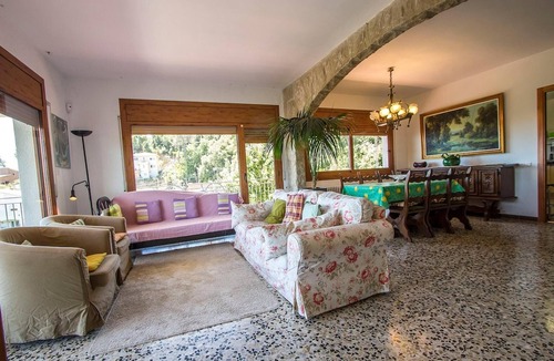 Castellar del Valles Villa | Mountain Escape w/stunning views 40 km to Barna!