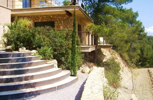 Avinyonet del Penedes Apartment | Near Barcelona, comfortable vacation apartment in country house surrounded by vineyards