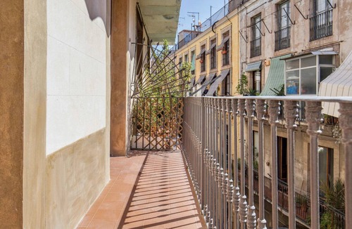 Sant Pere Apartment | Newly Built El Born 2BR, near Beach, by Blueground