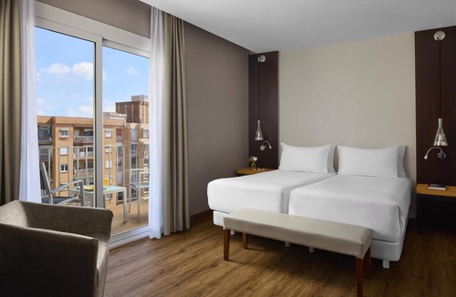 La Maternitat i Sant Ramon Hotel | NH Barcelona Stadium