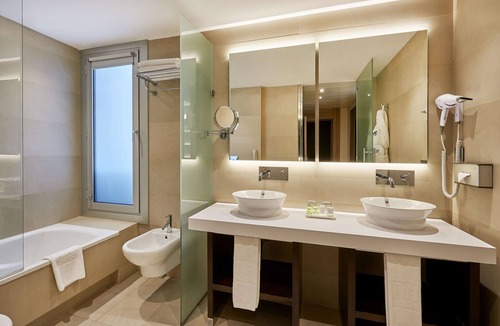 Les Corts Hotel | NH Sants Barcelona
