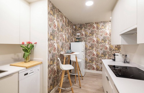 Gornal Apartment | Nordic style apartment near Plaza España