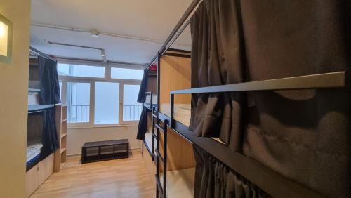 La Maternitat i Sant Ramon Hostel | Onefam Les Corts