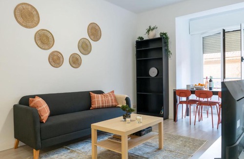 La Font de la Guatlla Apartment | Orange crush Barcelona
