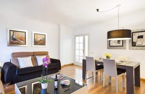 La Ribera Apartment | Placa Urquinaona|Central and comfortable 4BD 3BTH