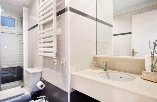 La Ribera Apartment | Placa Urquinaona|Central and comfortable 4BD 3BTH