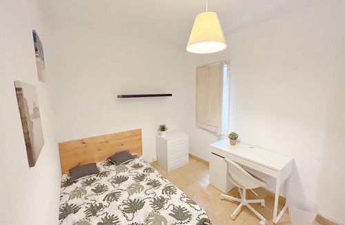 Sarria-Sant Gervasi Resort | Private room ∙ 1 bedroom ∙ 1 guest