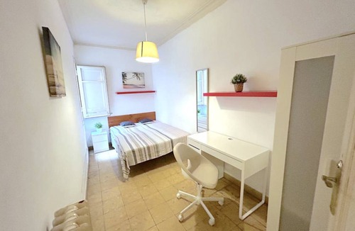 Sarria-Sant Gervasi Resort | Private room ∙ 1 bedroom ∙ 1 guest