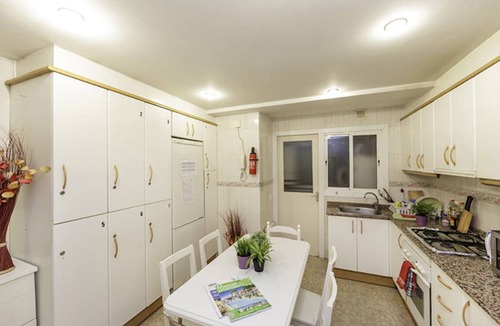 Les Corts Resort | Private room ∙ 1 bedroom ∙ 1 guest