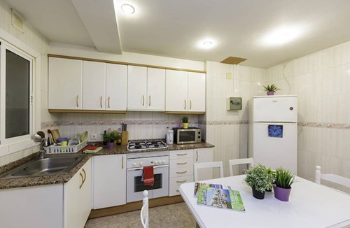 Les Corts Resort | Private room ∙ 1 bedroom ∙ 1 guest