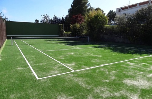 Cubelles Villa | Private Tennis-Voleyball-Basketball, Heated Pool, Sauna with Aromatherapy