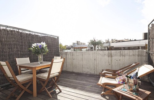 El Putget i Farro Apartment | Private Terrace Penthouse that Accommodates 6 guests near the center