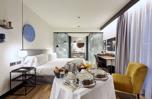 el Camp d'en Grassot i Gracia Nova Hotel | Radisson Blu 1882 Hotel, Barcelona Sagrada Familia