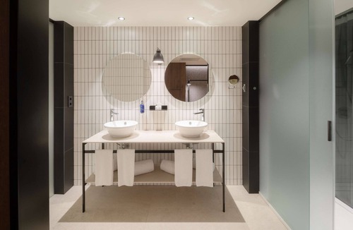 el Camp d'en Grassot i Gracia Nova Hotel | Radisson Blu 1882 Hotel, Barcelona Sagrada Familia