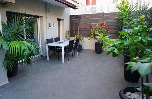 el Camp d'en Grassot i Gracia Nova Apartment | Renovated apartment with beautiful terrace