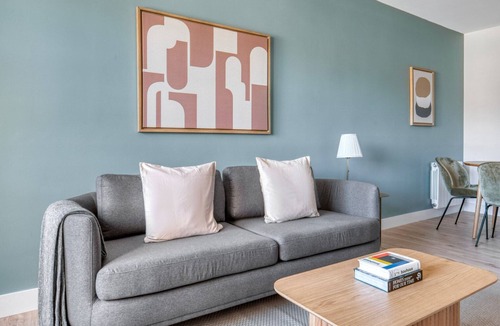 El Parc i la Llacuna del Poblenou Apartment | Renovated Vila Olimpica del Poblenou 3BR w/Balcony, by Blueground